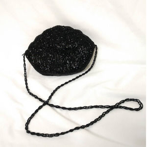 Vintage Beaded Clam Shaped Purse Crossbody Black